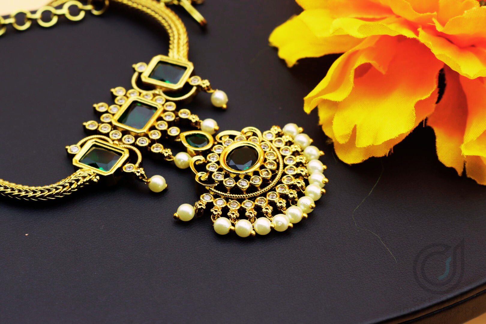 Gold Lookalike Emerald Naan Patti Necklace - Image 4