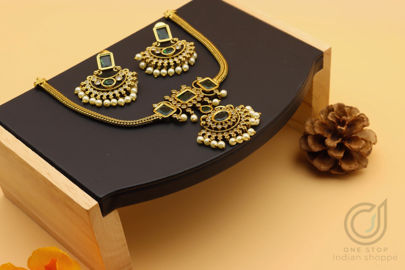 Gold Lookalike Emerald Naan Patti Necklace